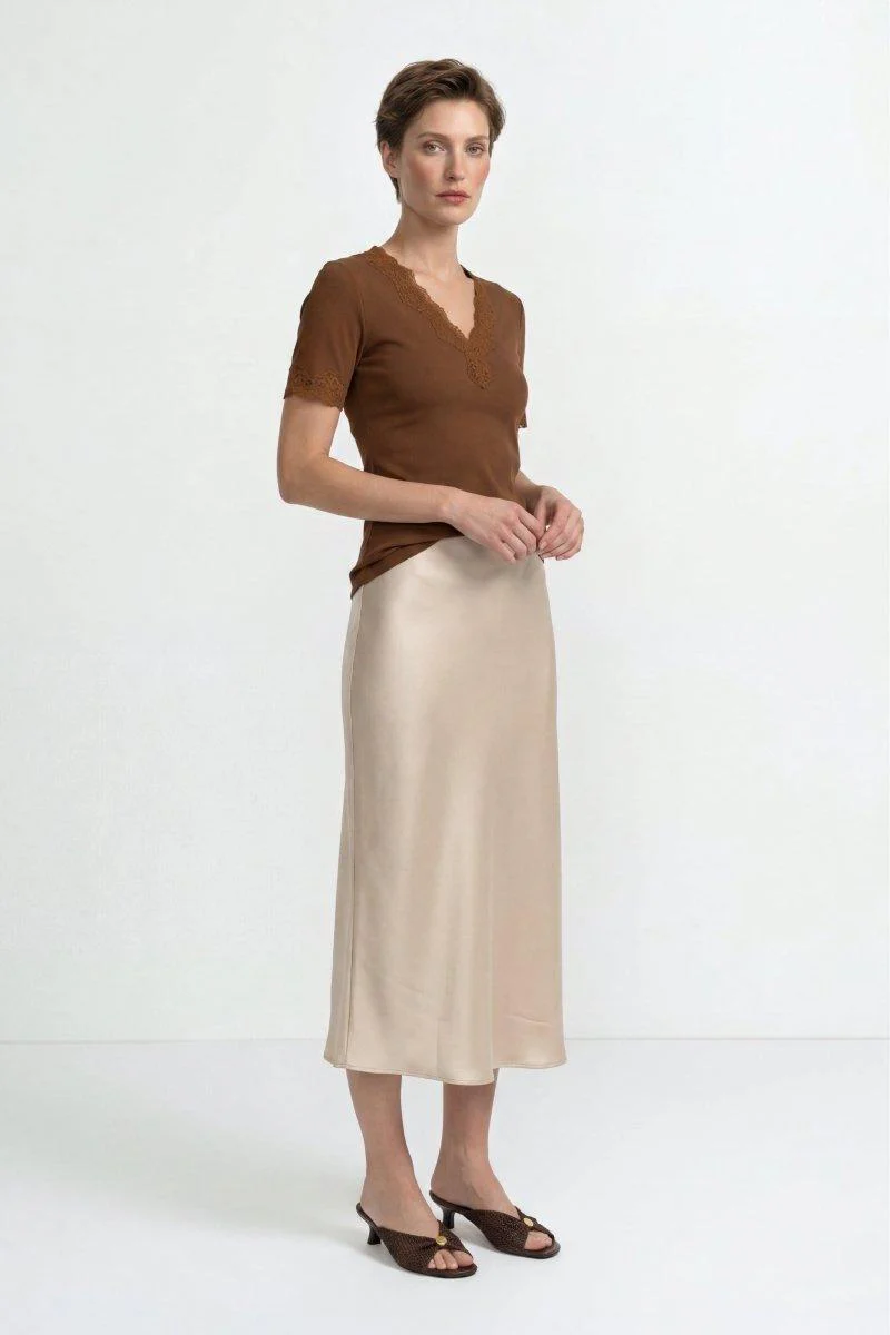 Figurbetontes Rippshirt mit Spitze - Image 2